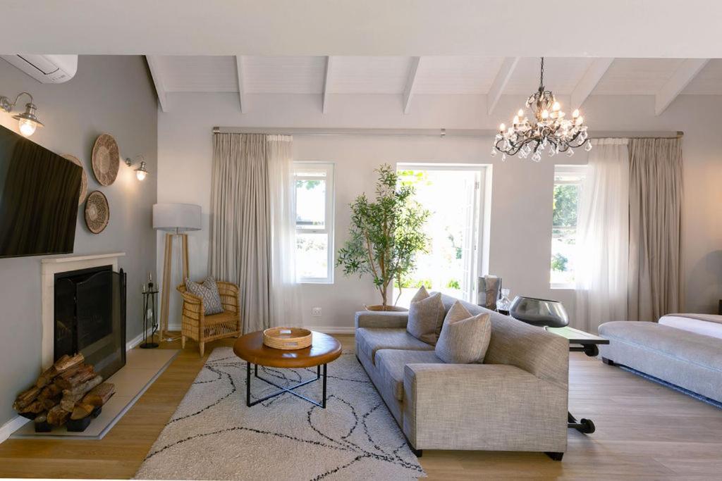 Lavender Farm Boutique Guest House Franschhoek Bagian luar foto